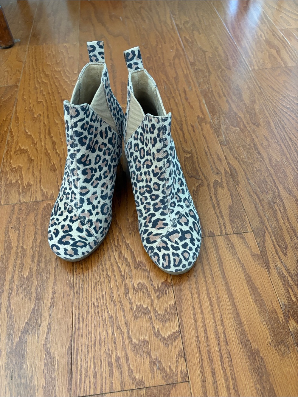 Toms Leopard Print Ankle Heeled Chelsea Boots